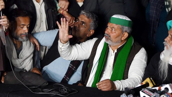 ব্যাকফুটে রয়েছেন কৃষক সংগঠনের নেতারা ব্যাকফুটে রয়েছেন কৃষক সংগঠনের নেতারা