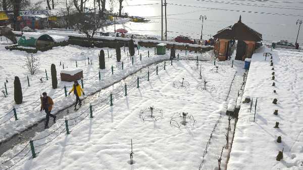  শৈশবের স্মৃতিতে ফিরছেন বয়োজ্যেষ্ঠরা