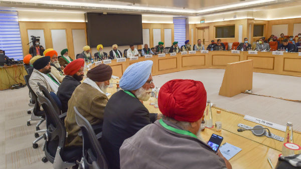 অনড় কৃষকেরা