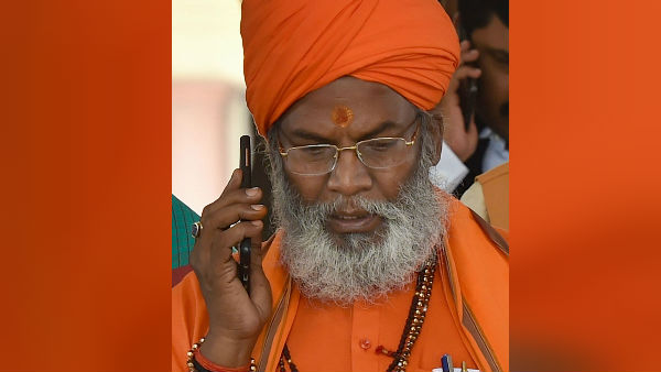 নেতাজি নিয়ে বিস্ফোরক সাক্ষী মহারাজ নেতাজি নিয়ে বিস্ফোরক সাক্ষী মহারাজ