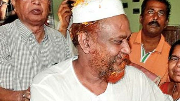 আব্বাস সিদ্দিকিকে বাইরে মুসলমান আর ভিতরে গেরুয়া বলে আক্রমণ 