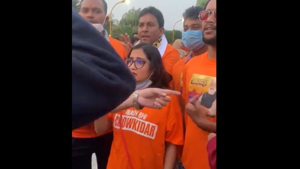 পুলিশের বাধা পুলিশের বাধা