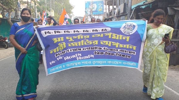 তৃণমূলের ন্যাড়া হওয়ার জন্য লাইন শ্রীরামপুরে