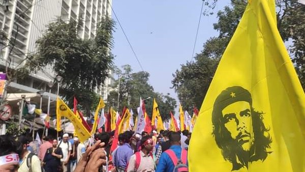 পুলিশের লাঠির আঘাতে প্রস্রাব দিয়ে রক্ত বের হয়ে পুলিশের লাঠির আঘাতে প্রস্রাব দিয়ে রক্ত বের হয়ে