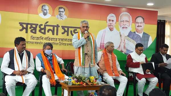 দলীয় অফিসে সংর্বধনা