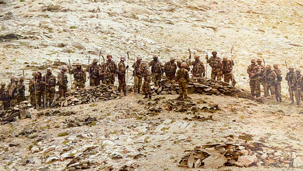 রকেট সহ সামরিক সরঞ্জাম নিয়ে নতুন করে আগ্রাসনের প্রস্তুতি