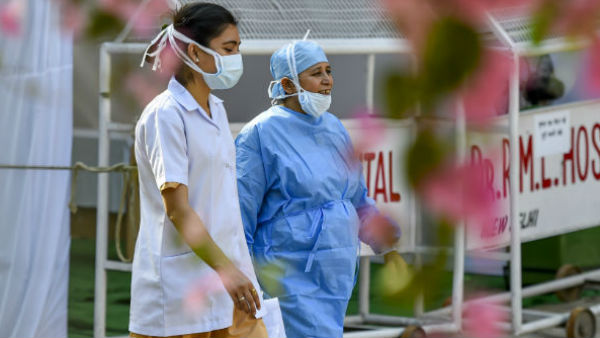 বহিষ্কৃত তিন নার্স বহিষ্কৃত তিন নার্স