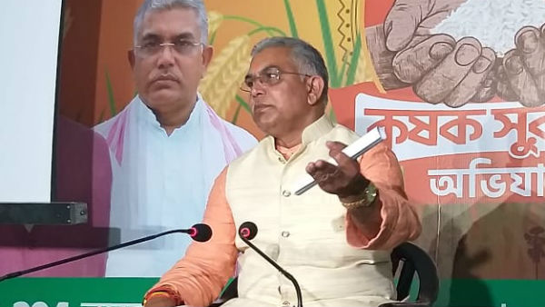 বিজেপিতে স্বাগত জানালেন দিলীপ