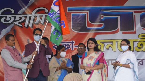 হুমায়ুনকে নিয়ে বিতর্কের বিতর্কের শেষ নেই!