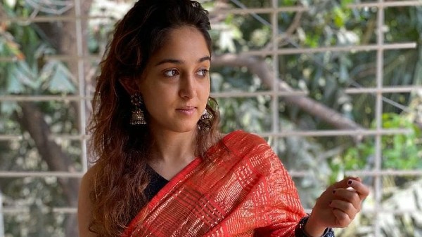 কার প্রেমে হাবুডুবু খাচ্ছেন আমির খানের মেয়ে ইরা, সোশ্যাল মিডিয়ায় স্বীকার সম্পর্কের কথা কার প্রেমে হাবুডুবু খাচ্ছেন আমির খানের মেয়ে ইরা, সোশ্যাল মিডিয়ায় স্বীকার সম্পর্কের কথা