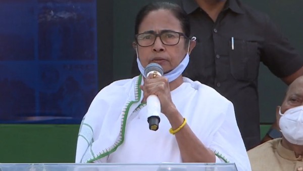 অভিষেককে নিশানা কেন