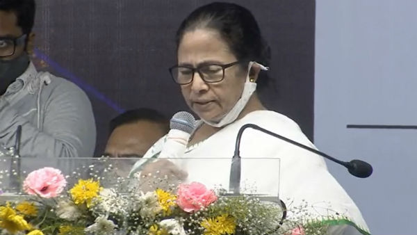 স্বাস্থ্যসাথী আসলে ভোটকার্ড, পাল্টা জবাব মমতার 