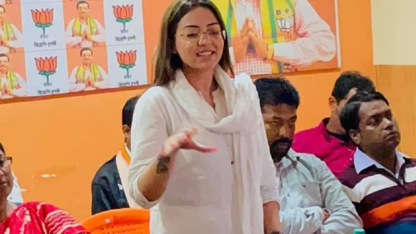 পামেলার অভিযোগ