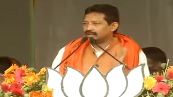 তৃণমূল দেউলিয়া, পায়ের তলায় মাটি নেই তৃণমূল দেউলিয়া, পায়ের তলায় মাটি নেই