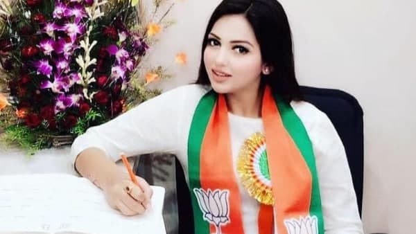 ১০০ গ্রাম কোকেনসহ গ্রেফতার করা হয় পামেলাকে ১০০ গ্রাম কোকেনসহ গ্রেফতার করা হয় পামেলাকে