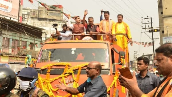 বিপ্লবকে পাল্টা জবাব জ্যোতিপ্রিয়র বিপ্লবকে পাল্টা জবাব জ্যোতিপ্রিয়র