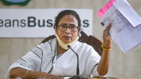 কেন্দ্রীয় বঞ্চনার অভিযোগ 