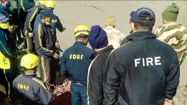  জোশীমঠে আনা হচ্ছে উদ্ধারকারী দলগুলিকে