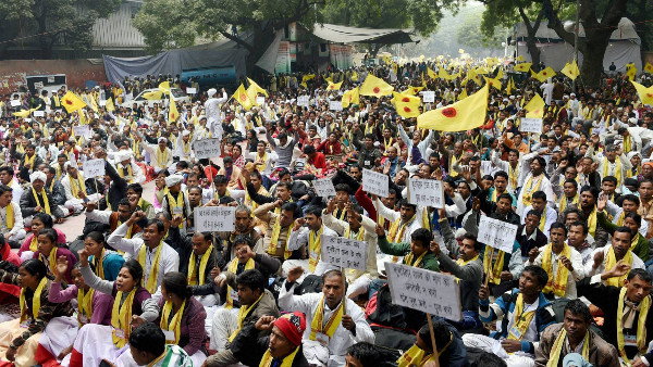 মহোৎসব আয়োজনের প্রতিবাদ মহোৎসব আয়োজনের প্রতিবাদ
