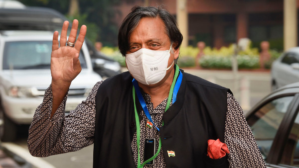  নাম জড়ায় শশী থারুর