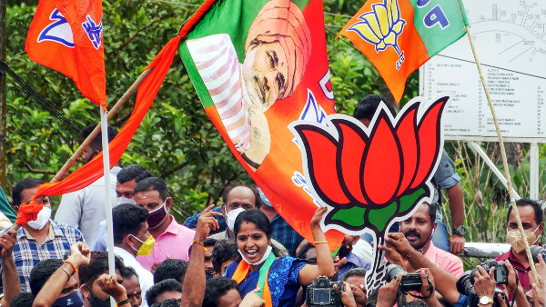 উদারবাদী কেরলের বিশ্বাস জয় করার কাজ