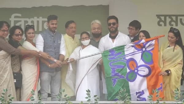 সায়নীর পাশে দাঁড়িয়ে ফের একবার বিজেপিকে আক্রমণ মমতার 