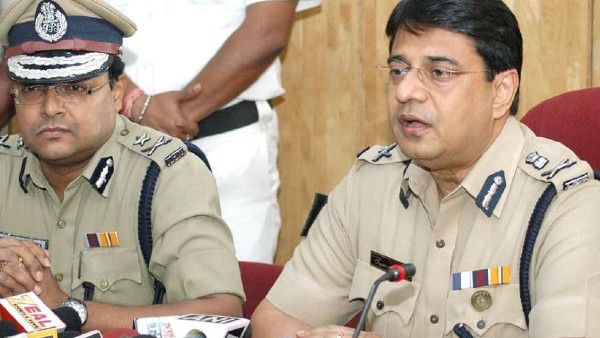 এক নজরে কে কথায় গেলেন