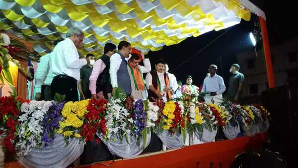 ভাইপো আগামী দিনের অনিল বসু
