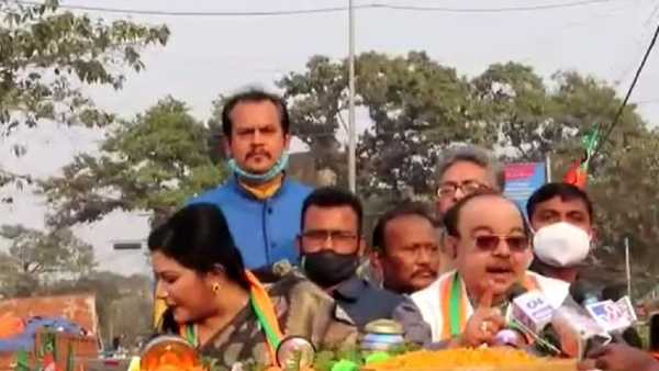 লাল বাতি জ্বলে গিয়েছে তৃণমূলের