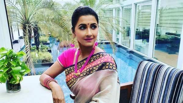 শুটিং থেকে বিশ্রাম রচনার শুটিং থেকে বিশ্রাম রচনার