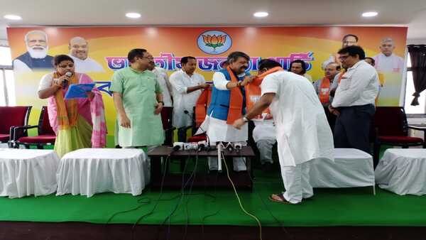  দীনেশ বাজাজ আগেই তৃণমূল ছেড়েছিলেন