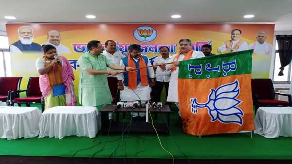 প্রার্থী তালিকা ঘোষণার পরে দল ছেড়েছিলেন নান্টু পালও