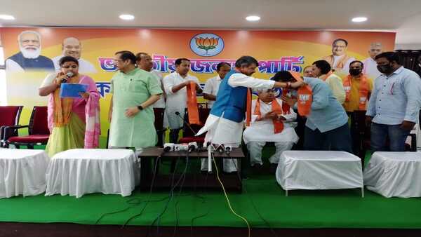 দুজনেই একটা সময়ে ছিলেন বামনেতা