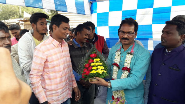 হাজিরা নিয়ে ছত্রধরের বক্তব্য