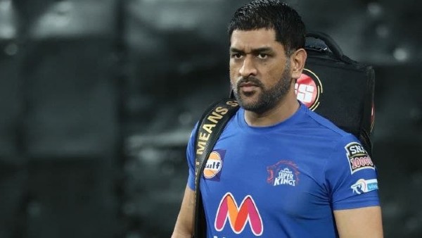 সফলতার জন্য দায়ী ধোনি