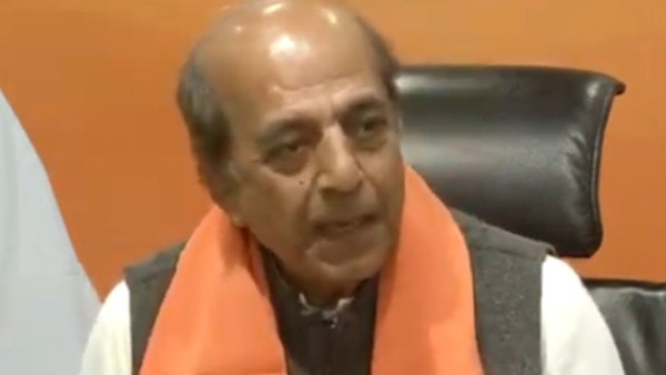 মমতাকে খোঁচা