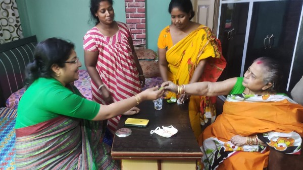 শান্তিকুঞ্জে লকেট