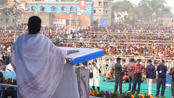 সিঙ্গুরের কৃষি অধিকার ফেরালেও জমি ফেরতে কাঁটা সিঙ্গুরের কৃষি অধিকার ফেরালেও জমি ফেরতে কাঁটা