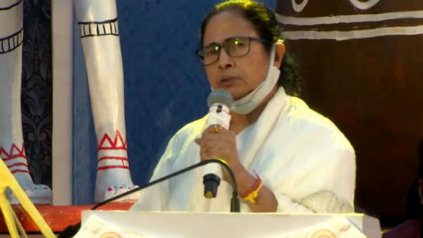 হুইল চেয়ারে করেই প্রচার হুইল চেয়ারে করেই প্রচার