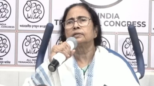 উন্নয়নের ধারা বজায় রাখতে চাইলে ভোট দিন তৃণমূলকে 