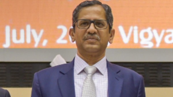 ১৯৫৭ সালে অন্ধ্রপ্রদেশের এক দরিদ্র কৃষক পরিবারে জন্ম