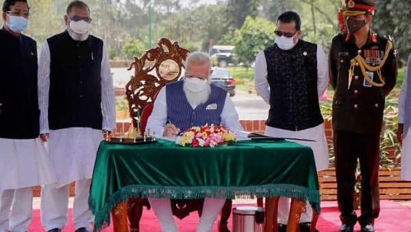 ওড়াকান্দি সফর ঘিরে রাজনৈতিক তরজা ওড়াকান্দি সফর ঘিরে রাজনৈতিক তরজা