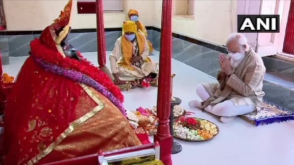 ক্ষোভ সামাল দিতে ময়দানে নামলেন খোদ প্রধানমন্ত্রী ক্ষোভ সামাল দিতে ময়দানে নামলেন খোদ প্রধানমন্ত্রী