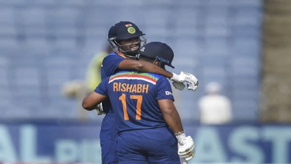 দুরন্ত ছন্দে দুরন্ত ছন্দে