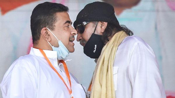 বিজেপির কৌশল : বাংলার মাটির ছেলে