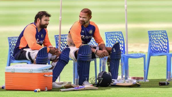রোহিত ফিরছেন রোহিত ফিরছেন