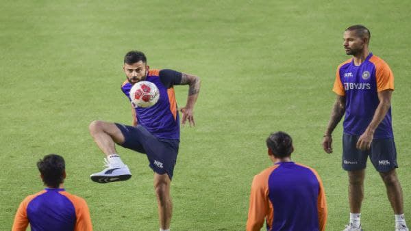 লড়াই বোলারদের মধ্যেও