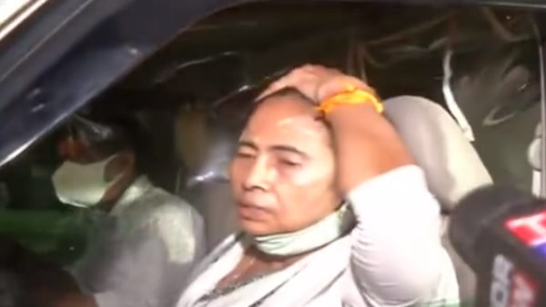 মুখ্যমন্ত্রীর অভিযোগ মুখ্যমন্ত্রীর অভিযোগ