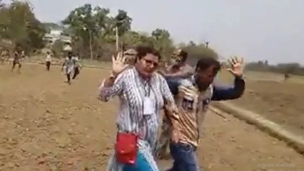 আরামবাগে আক্রান্ত দুবার সুজাতা আরামবাগে আক্রান্ত দুবার সুজাতা