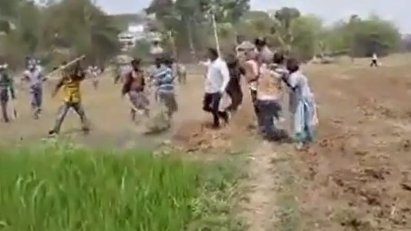 গণতন্ত্রের উৎসবে আক্রান্ত হচ্ছেন প্রার্থীরাও গণতন্ত্রের উৎসবে আক্রান্ত হচ্ছেন প্রার্থীরাও